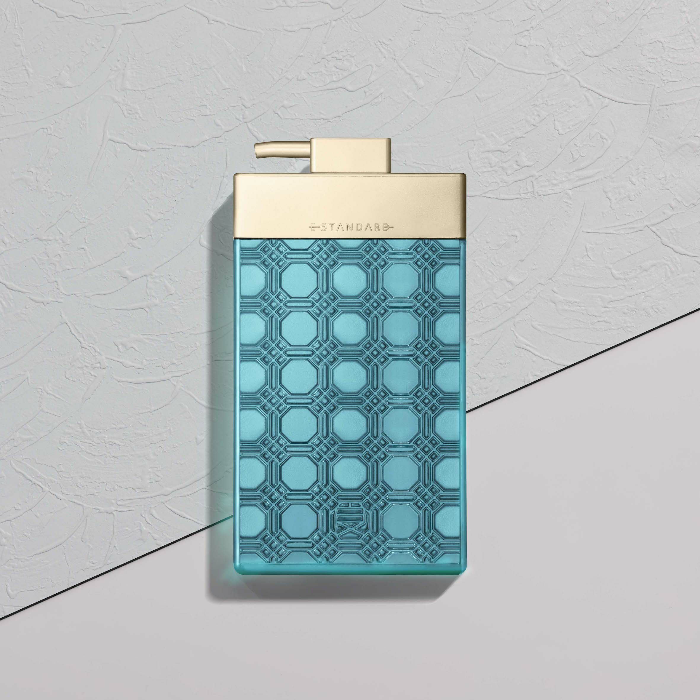 イイスタンダード シャンプー スカルプ 600mL | Canow Online Store