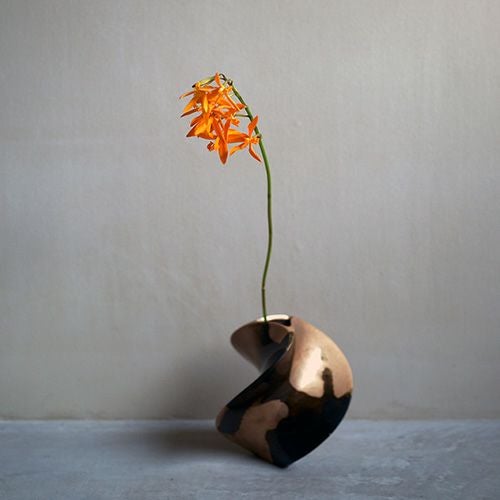 花器『WALTZ』吹き分け花器 吹分銅黒 | Canow Online Store
